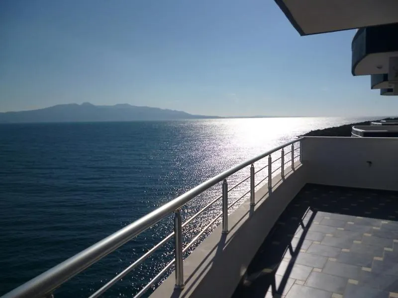 Beautifull Holiday Apartment Larisa Sarande