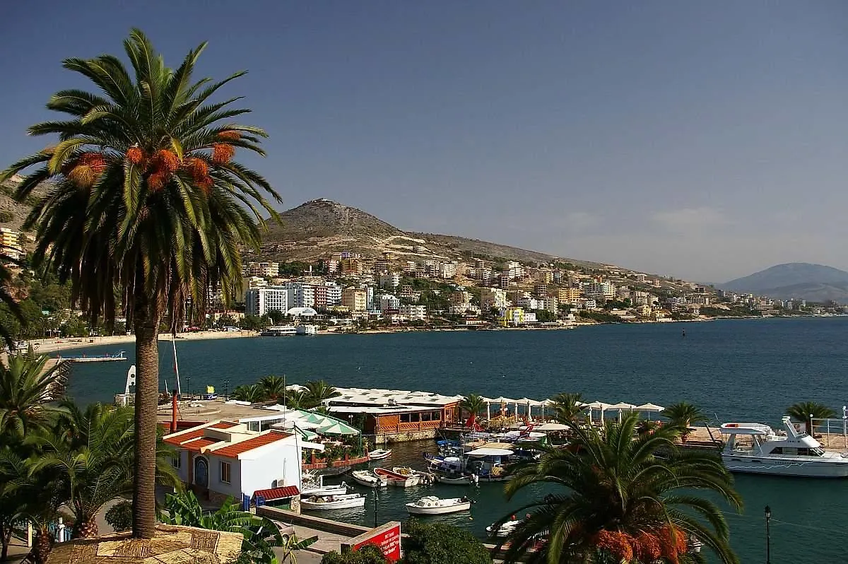 Beautifull Holiday Apartment Larisa Sarande