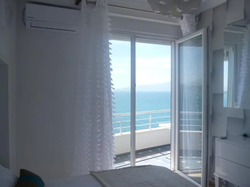 Beautifull Holiday Apartment Larisa Sarande